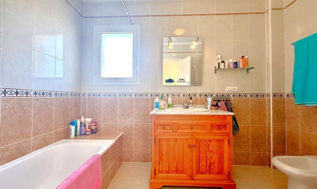 Resale - Villa -
Orihuela Costa - Villamartín
