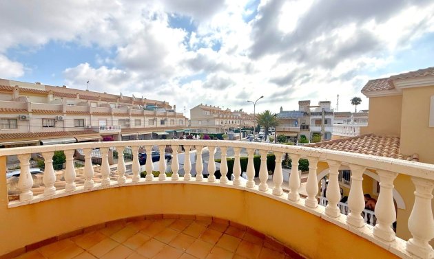 Resale - Villa -
Orihuela Costa - Villamartín