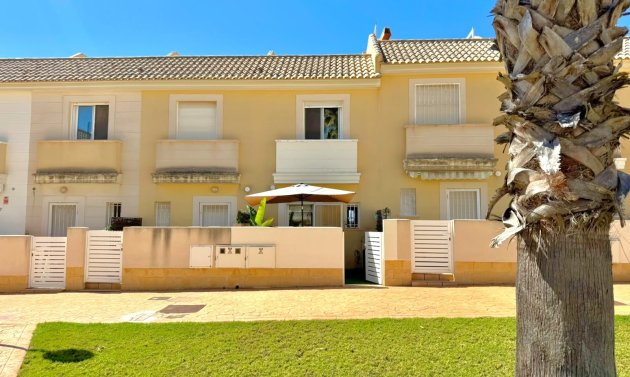 Resale - Townhouse -
Orihuela Costa - Lomas de Cabo Roig
