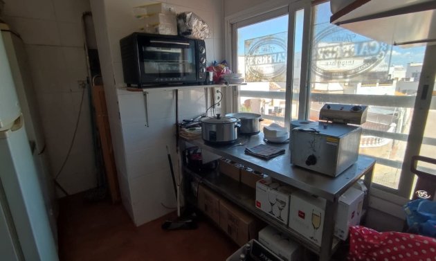 Resale - Commercial -
Los Altos
