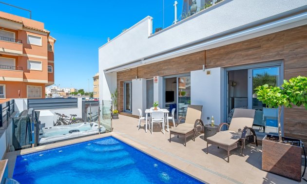 Wiederverkauf - Stadthaus -
Formentera del Segura