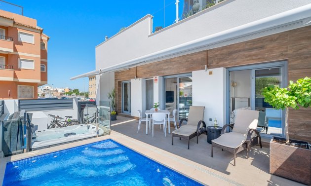 Wiederverkauf - Stadthaus -
Formentera del Segura