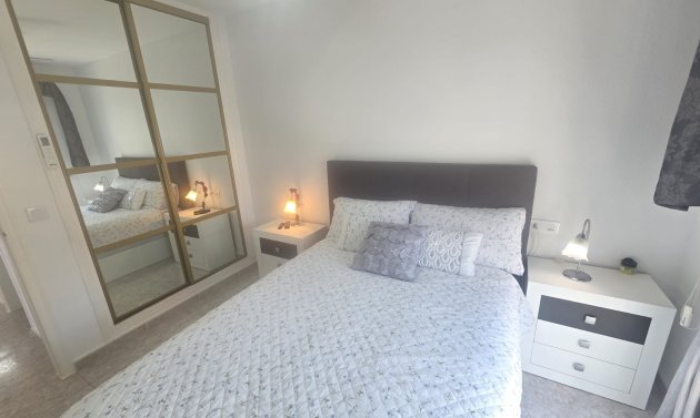 Resale - Apartment -
Villamartín - Verdemar