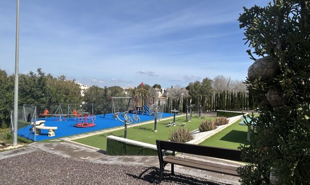 Resale - Apartment -
Los Altos - Dream Hills