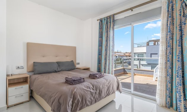 Resale - Semi Detached Villa -
Punta Prima - Marina Med