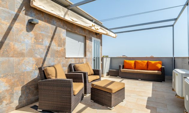 Resale - Semi Detached Villa -
Punta Prima - Marina Med