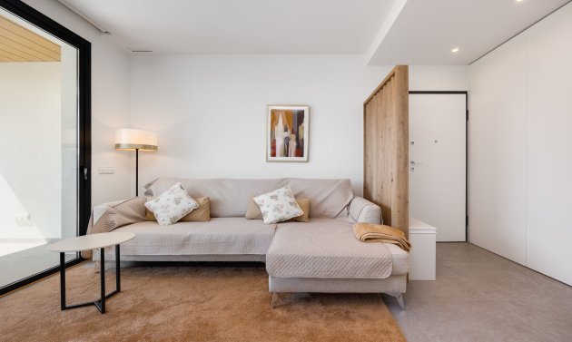 Reventa - Apartamento -
Campoamor - Las Colinas Golf and Country Club