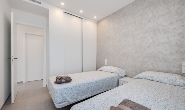 Reventa - Apartamento -
Campoamor - Las Colinas Golf and Country Club