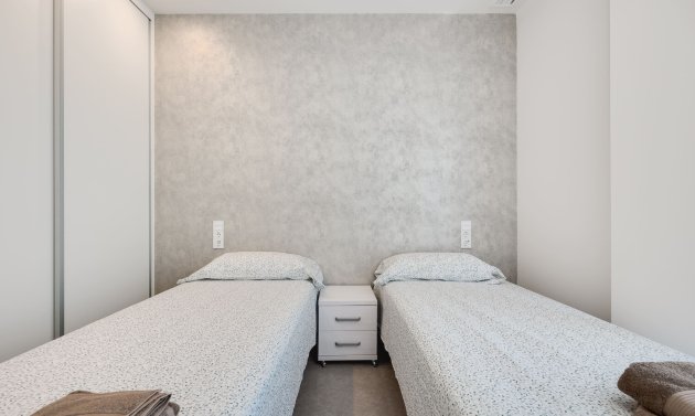 Reventa - Apartamento -
Campoamor - Las Colinas Golf and Country Club