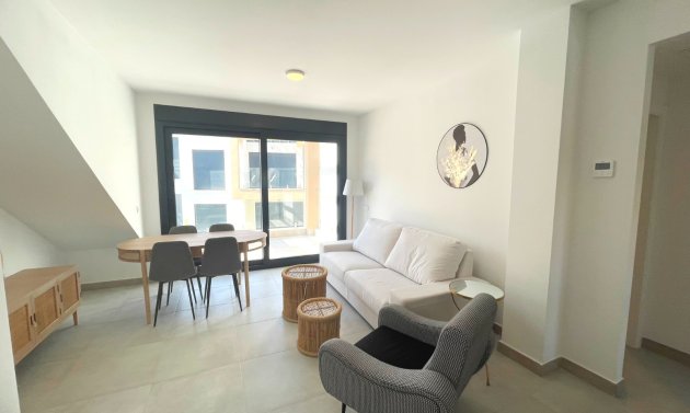 Reventa - Apartamento -
Villamartín - PAU 26