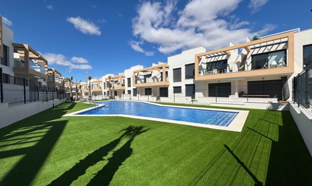 Reventa - Apartamento -
Villamartín - PAU 26