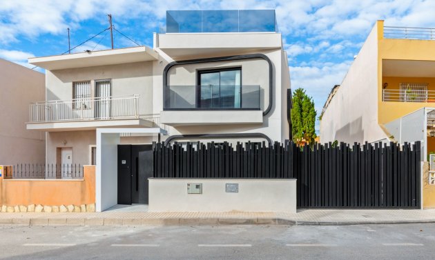 Resale - Semi Detached Villa -
Torre de la Horadada