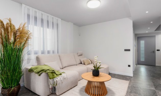 Resale - Semi Detached Villa -
Torre de la Horadada
