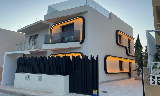Resale - Semi Detached Villa -
Torre de la Horadada