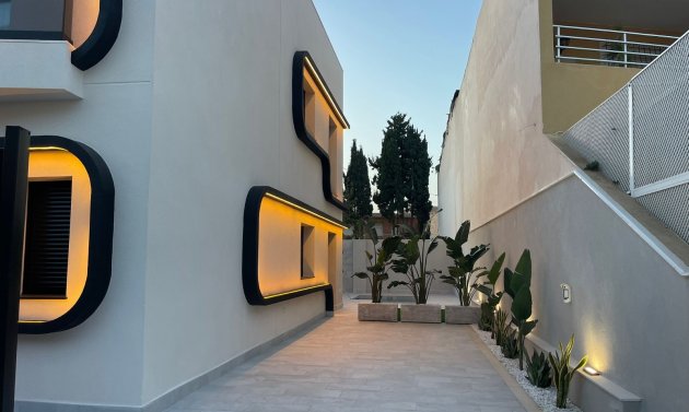 Resale - Semi Detached Villa -
Torre de la Horadada