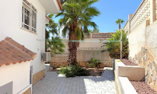 Resale - Villa -
San Miguel de Salinas - Blue Lagoon