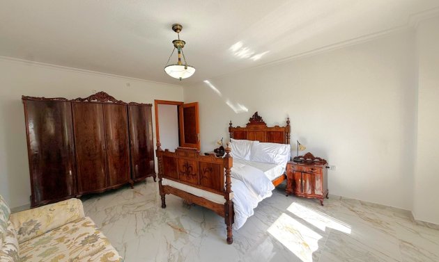 Resale - Villa -
San Miguel de Salinas - Blue Lagoon