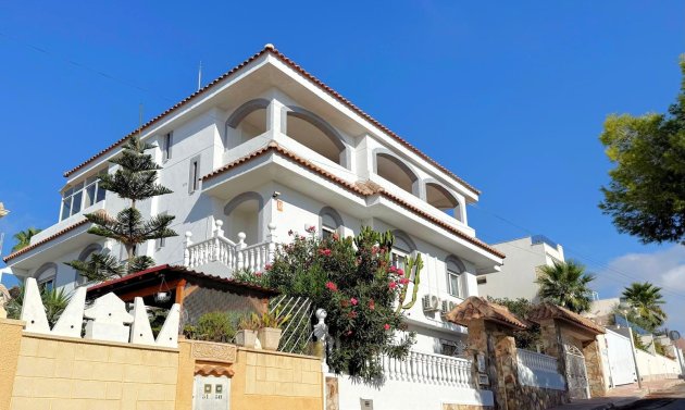 Resale - Villa -
San Miguel de Salinas - Blue Lagoon