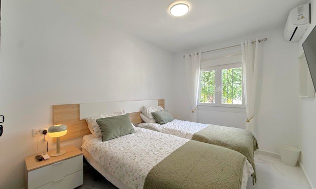 Resale - Townhouse -
Orihuela Costa - Villamartín