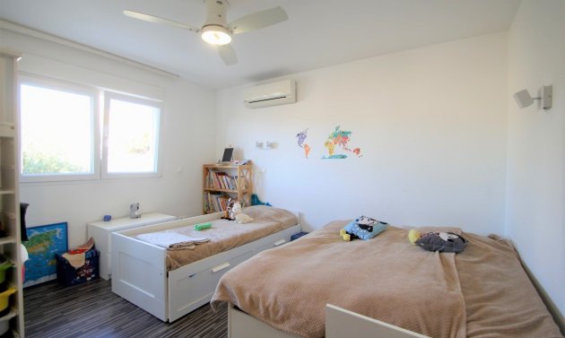 Resale - Villa -
Rojales - Ciudad Quesada