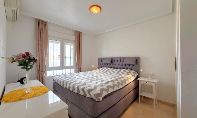 Resale - Apartment -
Orihuela Costa - Villamartín
