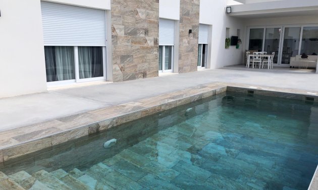 Obra nueva - Villa -
Aspe - urbanizaciones