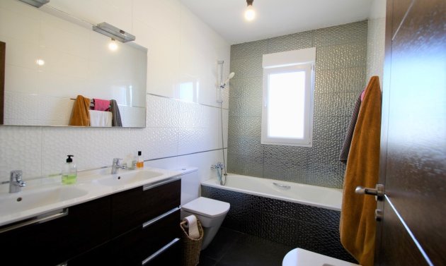 Resale - Villa -
Rojales - Ciudad Quesada