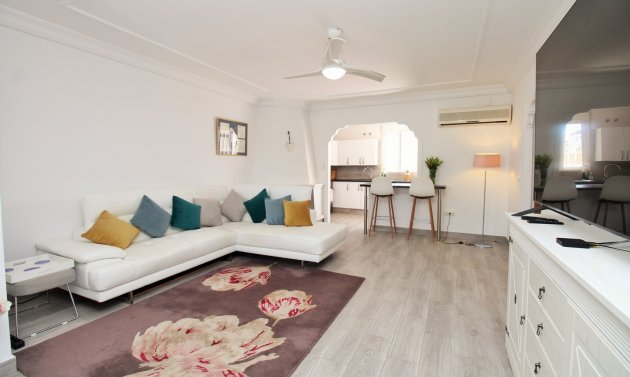 Resale - Apartment -
Villamartín - Las Violetas