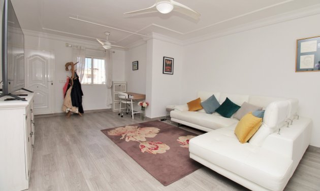 Resale - Apartment -
Villamartín - Las Violetas