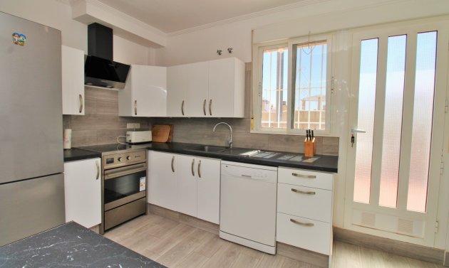 Resale - Apartment -
Villamartín - Las Violetas