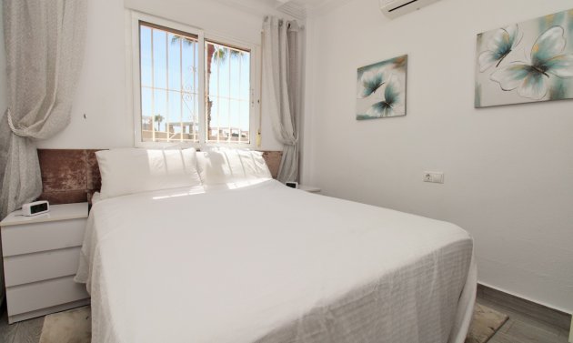 Resale - Apartment -
Villamartín - Las Violetas
