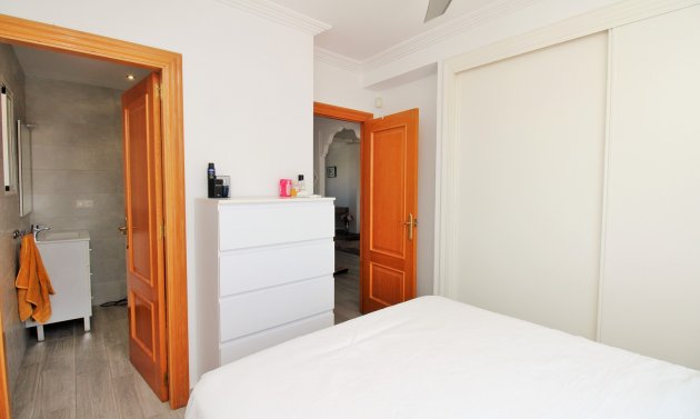 Resale - Apartment -
Villamartín - Las Violetas