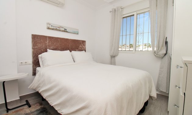 Resale - Apartment -
Villamartín - Las Violetas