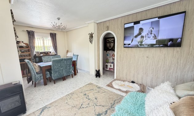 Reventa - Villa -
Villamartín - Villamartin