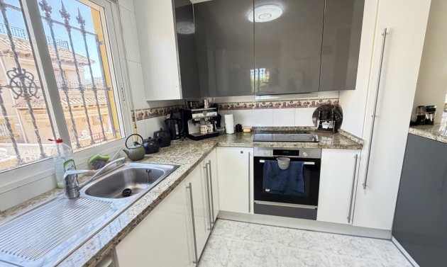 Reventa - Villa -
Villamartín - Villamartin