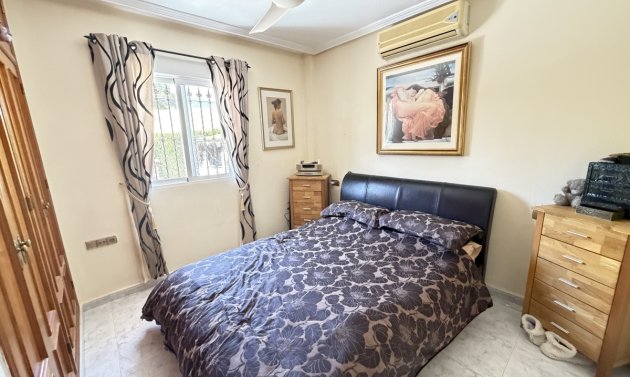 Reventa - Villa -
Villamartín - Villamartin