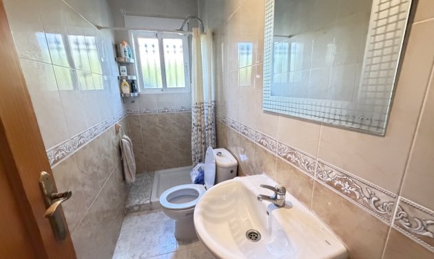 Reventa - Villa -
Villamartín - Villamartin