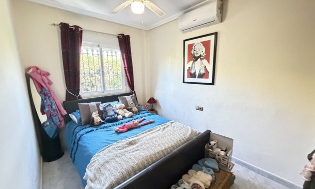 Reventa - Villa -
Villamartín - Villamartin