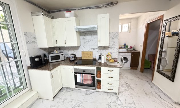 Reventa - Villa -
Villamartín - Villamartin
