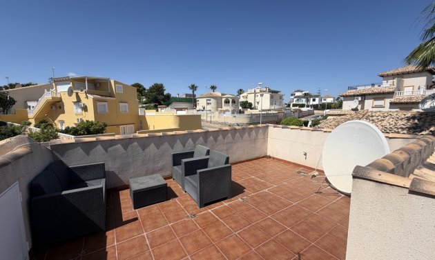 Reventa - Villa -
Villamartín - Villamartin