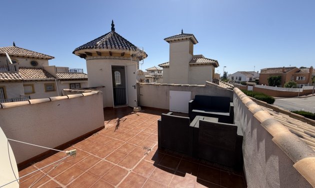 Reventa - Villa -
Villamartín - Villamartin