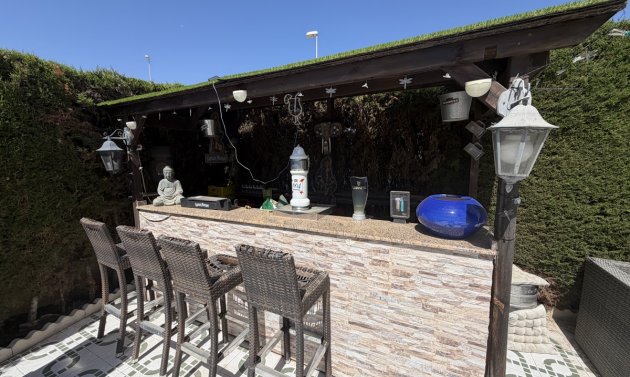 Reventa - Villa -
Villamartín - Villamartin