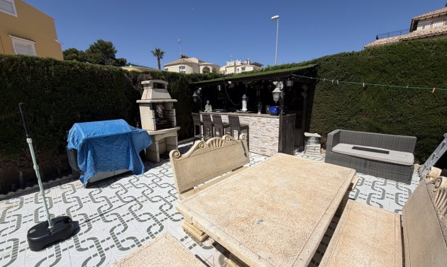 Reventa - Villa -
Villamartín - Villamartin