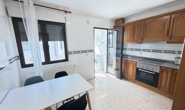 Wiederverkauf - Wohnung -
San Miguel de Salinas