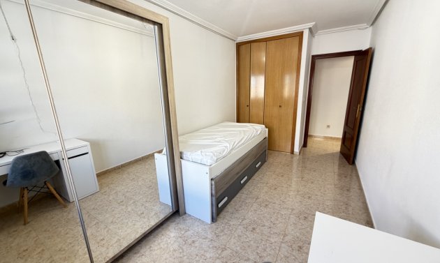 Wiederverkauf - Wohnung -
San Miguel de Salinas