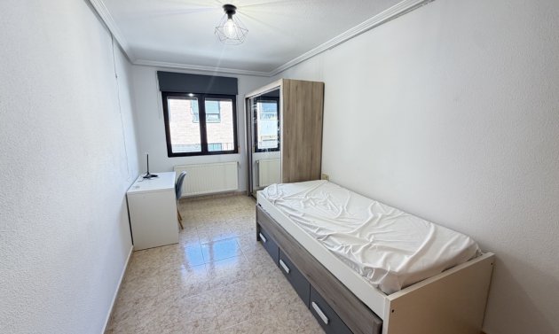 Wiederverkauf - Wohnung -
San Miguel de Salinas