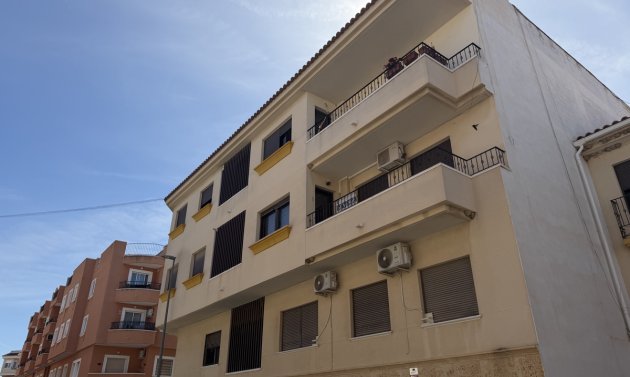 Wiederverkauf - Wohnung -
San Miguel de Salinas