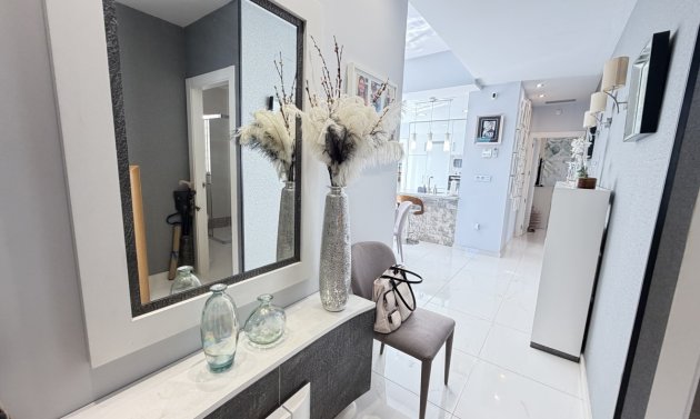 Resale - Villa -
Villamartín - Villamartin