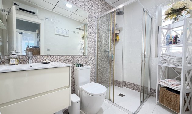 Resale - Villa -
Villamartín - Villamartin