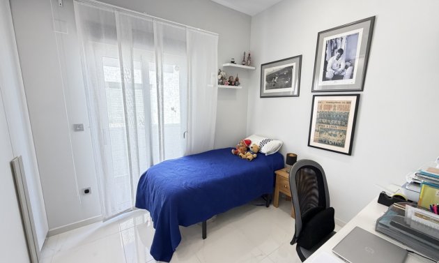 Resale - Villa -
Villamartín - Villamartin
